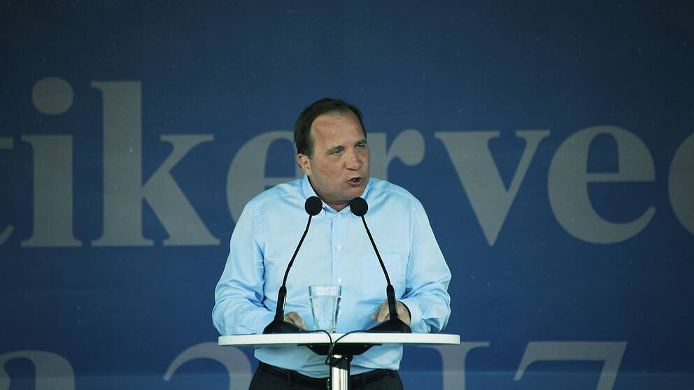 STOCKHOLM 20 170 618 Statsminister Stefan Löfven talar på Spånga IP under politikerveckan i Järva. Foto: Marcus Ericsson / TT / kod 11470