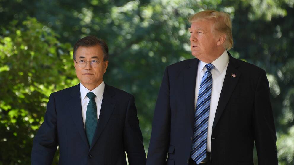 Sydkoreas president Moon Jae-in och USA:s president Donald Trump.