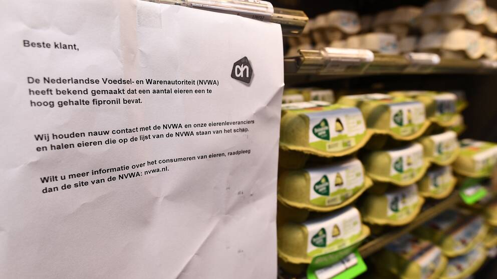 En varningslapp för det förbjudna medlet i en butik i Alkmaar i Nederländerna.