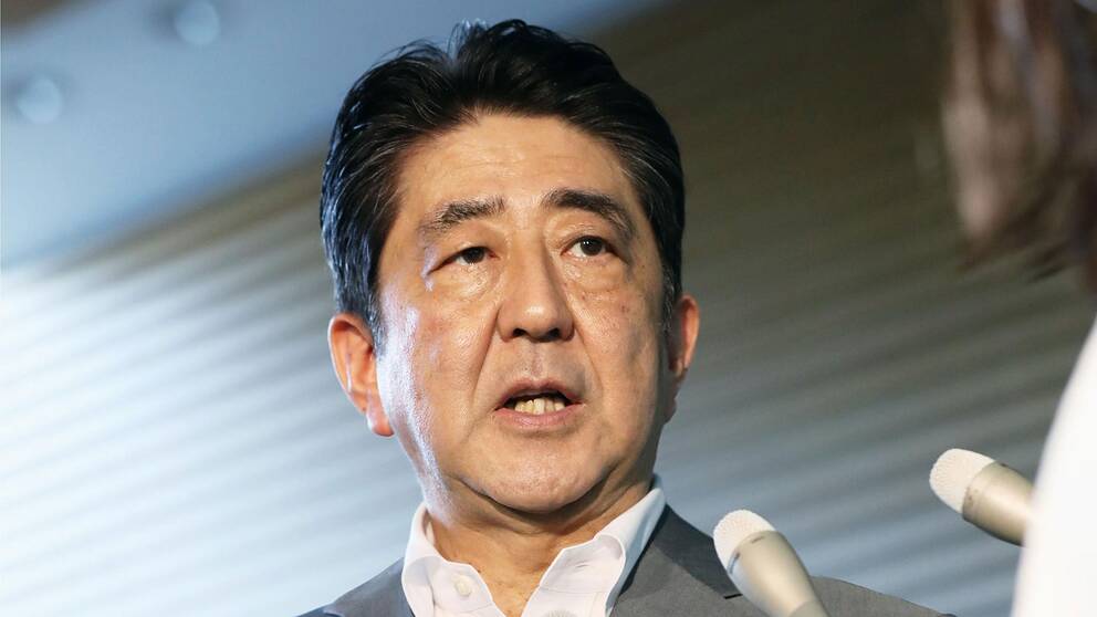 Japans premiärminister Shinzo Abe fördömer Nordkoreas förmodade kärnvapentest
