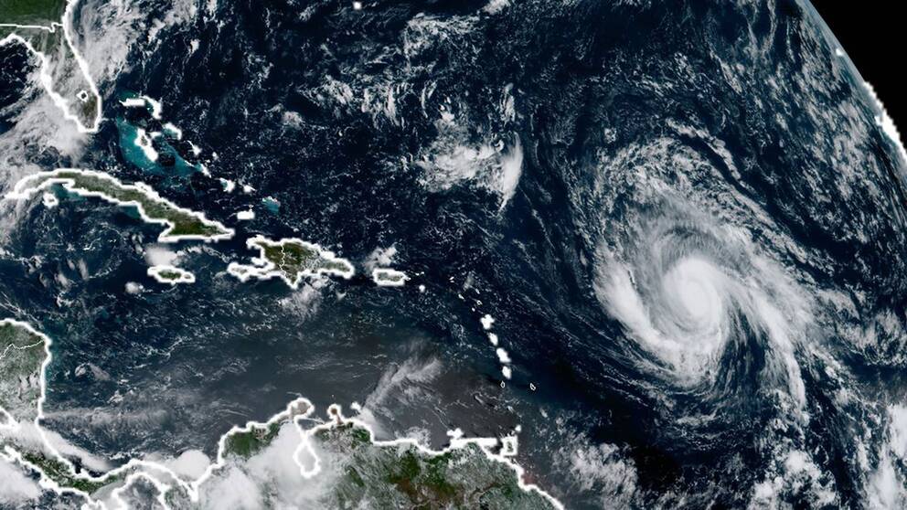 Orkanen Irma ute till havs under söndagsdygnet.