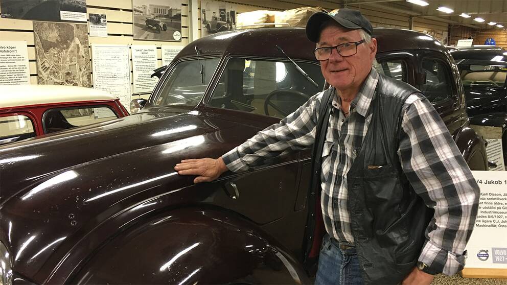 Kjell Olsson, 71, har samlat veteranfordon i ett halvt sekel.