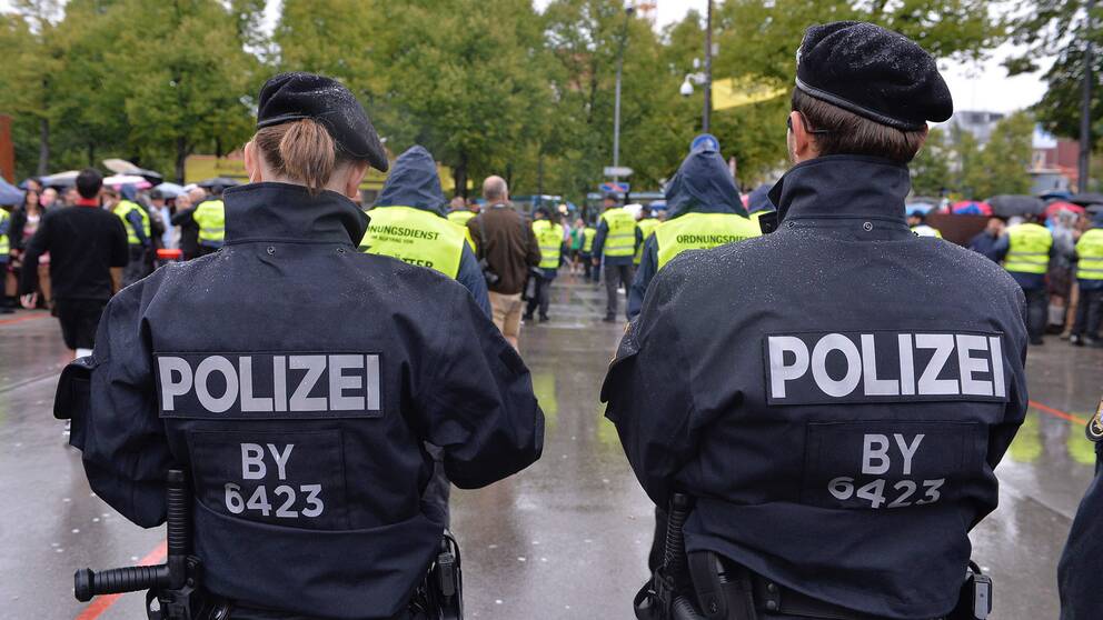 Tyska poliser på plats under Oktoberfest i München.