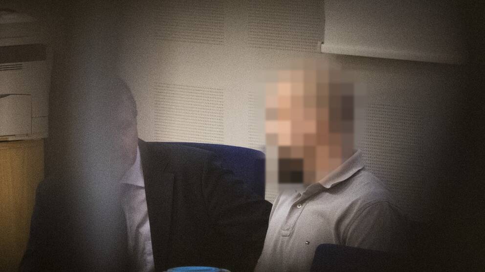 23-åringen och 51-åringen får sänkta straff efter att de frias för bombdådet mot ett flyktingboende i Västra Frölunda.