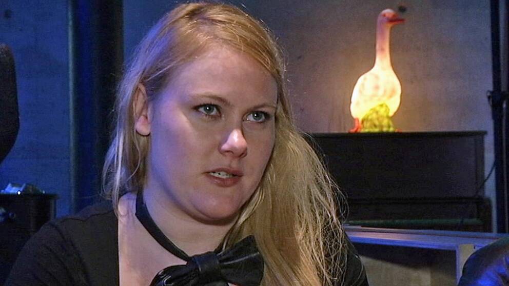 är det OK att fråga en tjej om hon dejtar någon