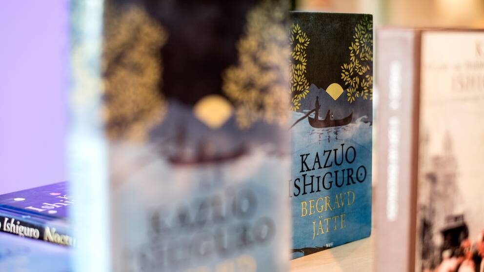 Kazuo Ishaguros böcker väntas sälja lika bra som Alice Munros verk.