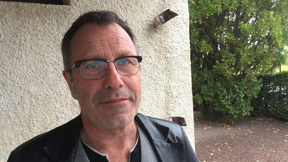 – Kyrkans mark borde vara fredad, säger Lars Johansson, kyrkoherde i Svedala.