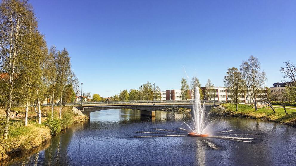 Vy över Voxnan i centrala Edsbyn, Ovanåkers kommun.