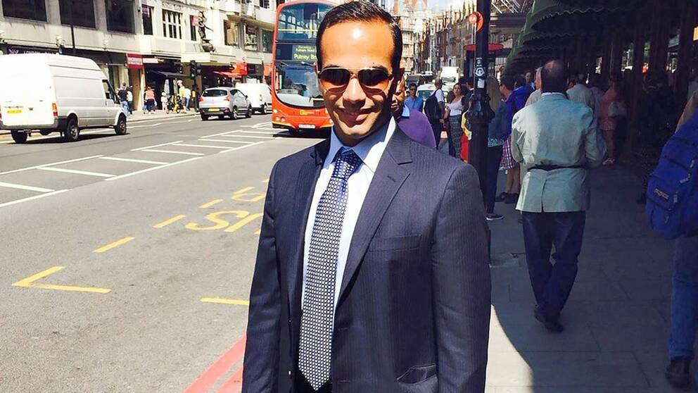 George Papadopoulos, rådgivare i Trumps presidentkampanj, erkänner lögner om ryska kontakter.