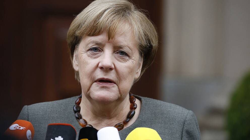 Förbundskansler Angela Merkel försöker få koalitionspartierna att komma överens om en gemensam plattform.