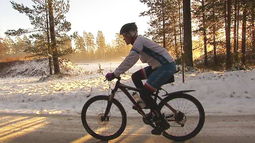 Ett träningspass på mountainbike vid motionsspåret i Kil är en välkommen variation till träningscykeln i källaren