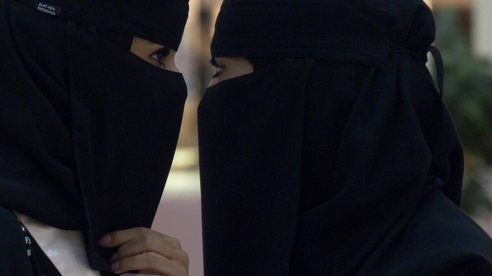 Två saudiska kvinnor.
