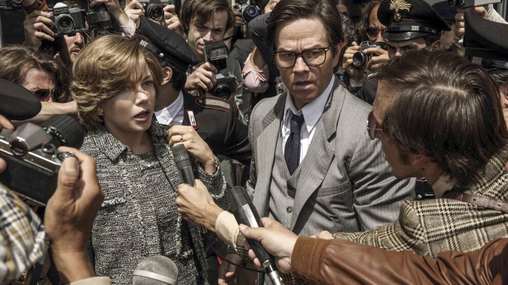 ”All the money in the world”, filmen som tidigare hade Kevin Spacey i huvudrollen, kritiseras efter att manliga Mark Wahlberg fått 1.500 gånger mer i lön än kvinnliga Michelle Williams.