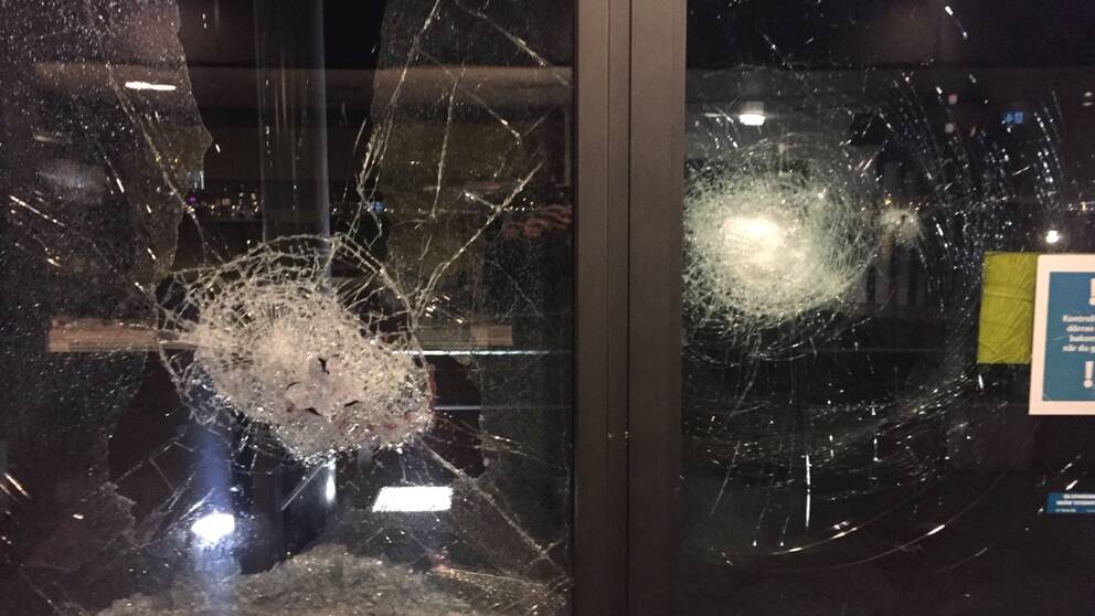 Krossade rutor på Kanalhuset på Lindholmen