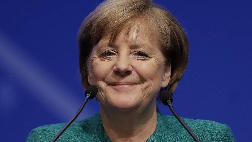 Angela Merkel har stöd i CDU:s partistyrelse för sitt förslag av Annegret Kramp-Karrenbauer till ny generalsekreterare i CDU.