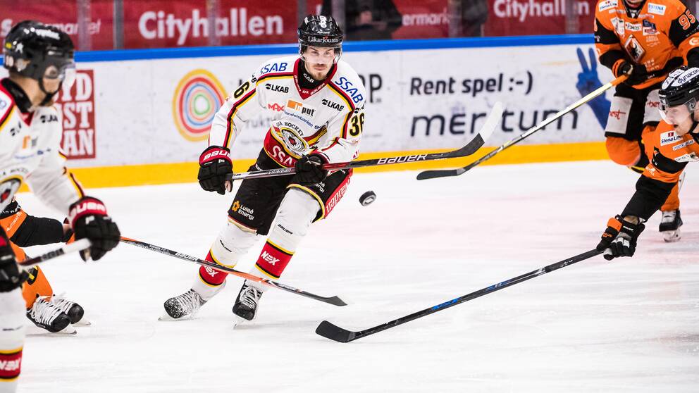 Pär Lindholm målskytt efter OS-uppehållet | SVT Sport