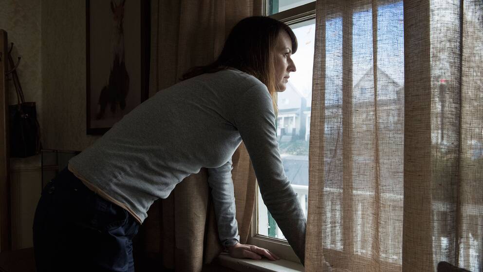 This image released by Netflix shows Rosemarie Dewitt in an episode of ”Black Mirror,” directed by Jodie Foster. Season four of ”Black Mirror,” will be available for streaming on Netflix starting Dec. 29. (Christos Kalohoridis/Netflix via AP)
