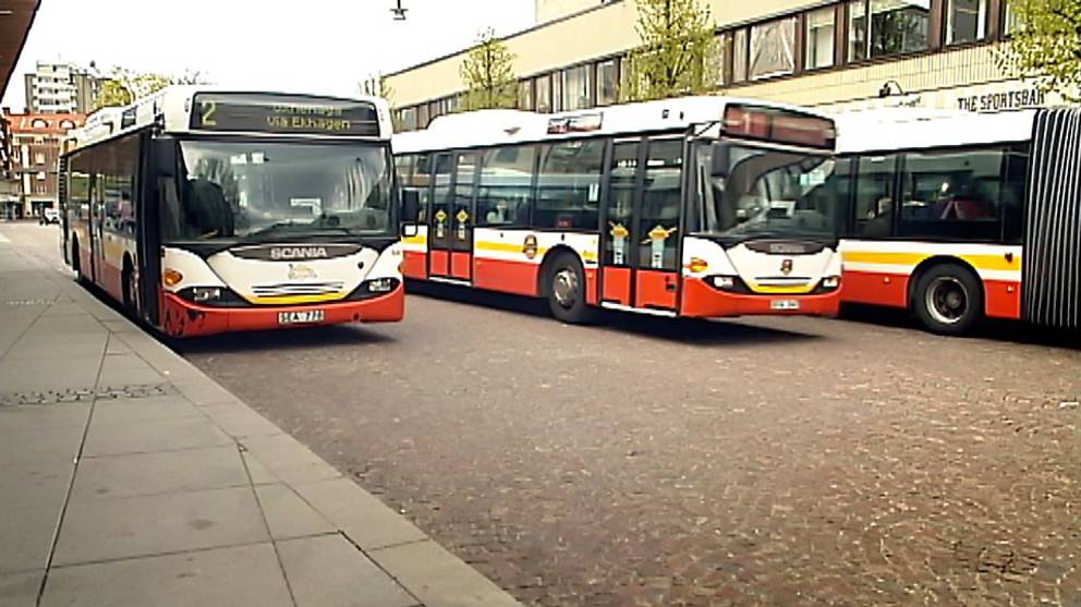 Jönköpings nya bussar drivs med biogas och el | SVT Nyheter