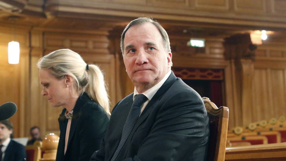 Konstitutionsutskottet håller utfrågningar med statsminister Stefan Löfven (S) i flertal ärenden, bland annat om Transportstyrelsens it-upphandling i Andrakammarsalen i Riksdagshuset.