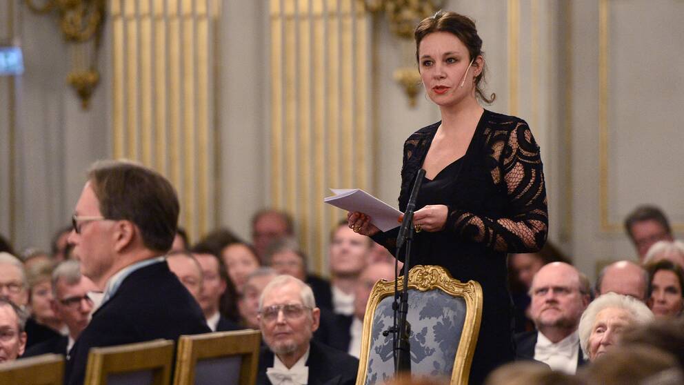 Sara Stridsberg håller sitt inträdestal vid Svenska Akademiens årliga högtidssammankomst i Börshuset i Stockholm den 20:e december