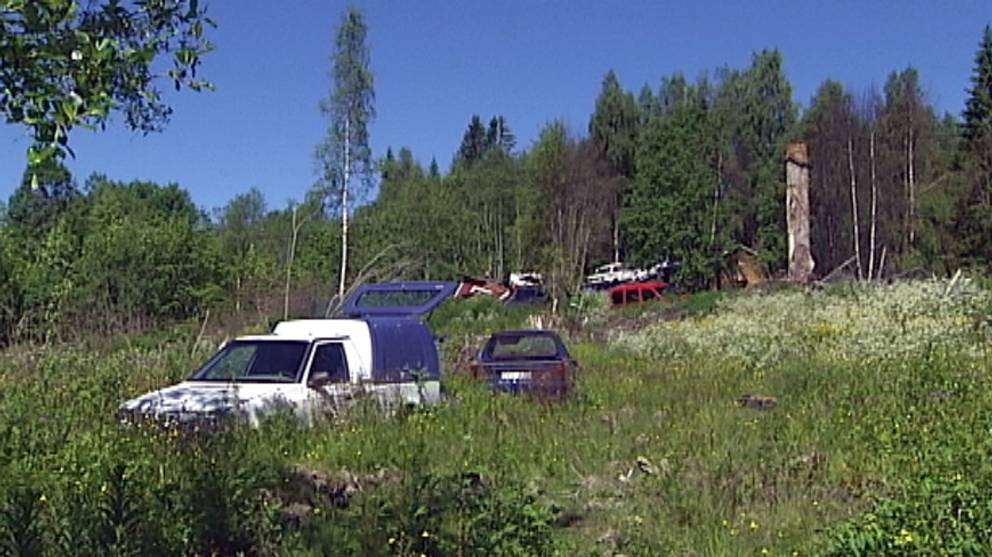 Därför kan bilar stå övergivna i naturen så länge SVT Nyheter