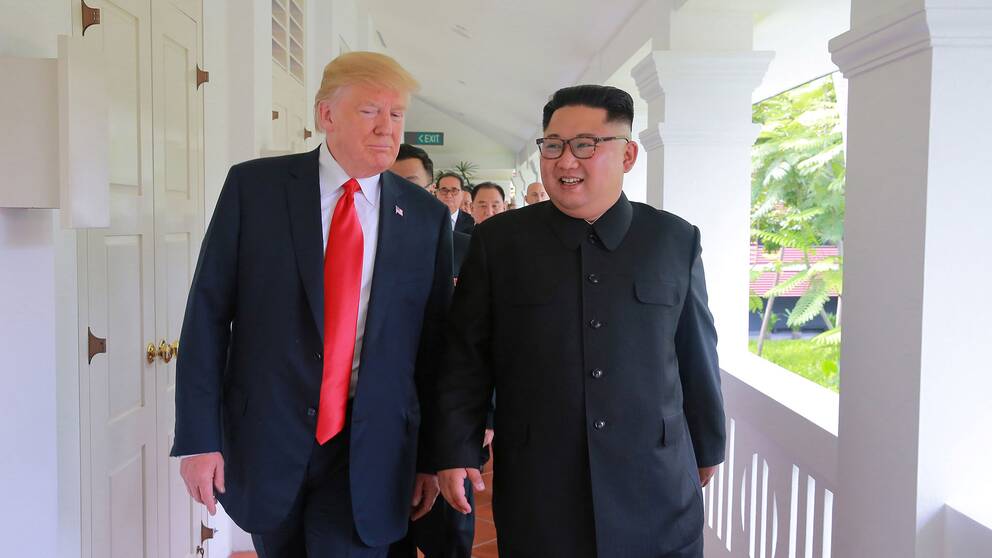 Donald Trump och Kim Jong-Un sida vid sida efter mötet i Singapore