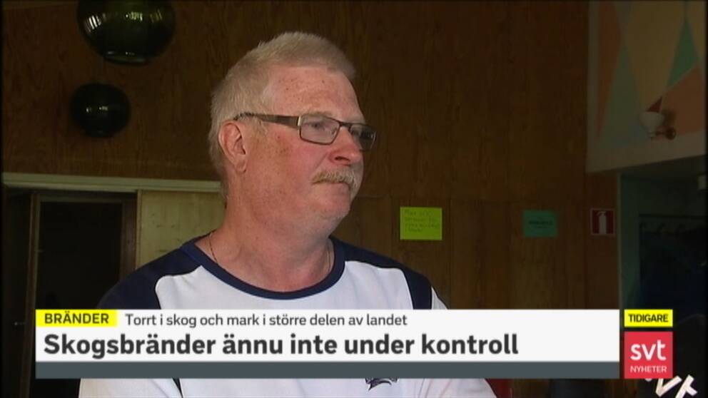 Arne Berglund evakuerades från sitt hem hjälper till i kampen mot