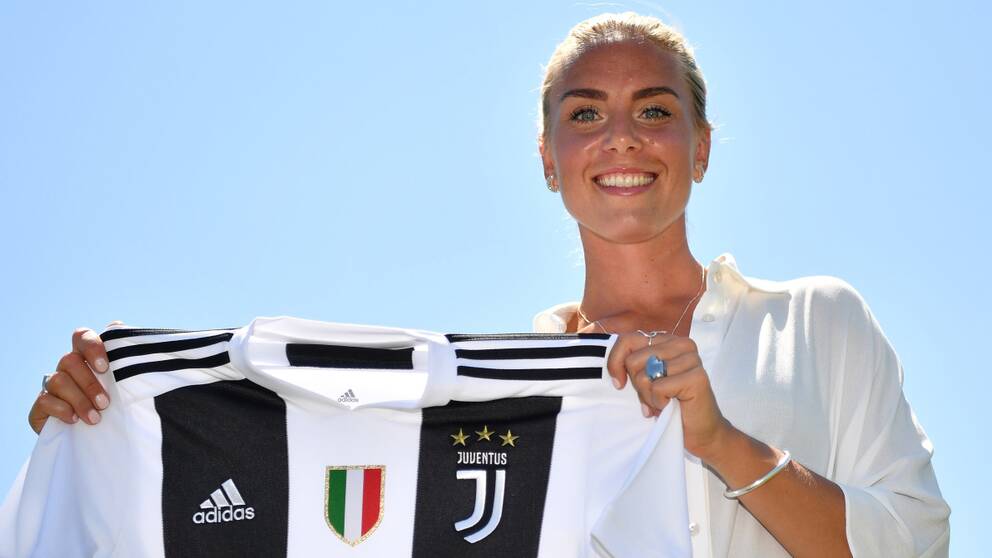 Petronella Ekroth med Juventus matchtröja.
