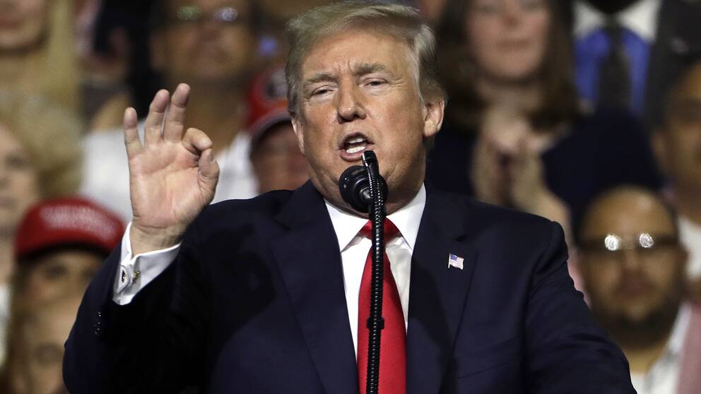 Donald Trumps håller tal.