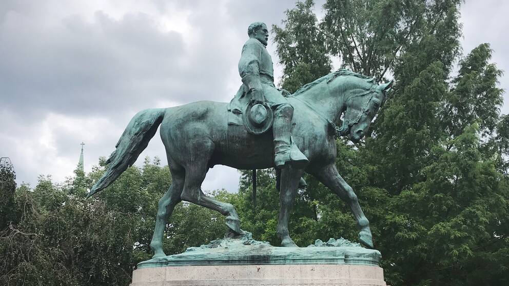 Staty av sydstatsgeneralen Robert E Lee till häst.