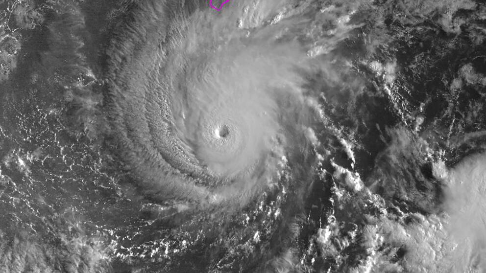Sattelitbild på orkanen ”Lane” medan den närmar sig Hawaii.