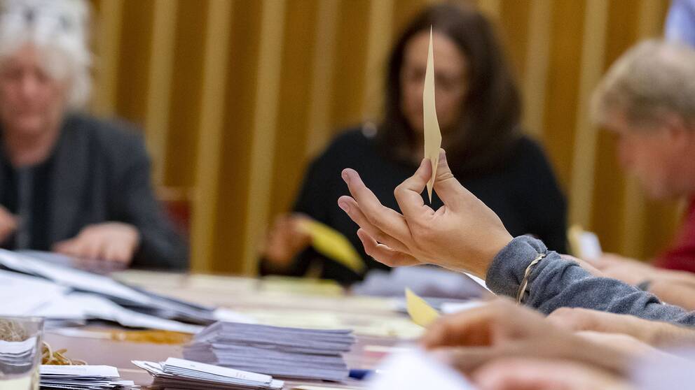 Rösterna räknas i Rådhushallen i Malmö i den så kallade onsdagsräkningen i valet 2018. T