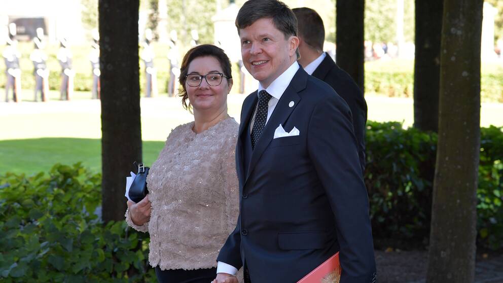 Talmannen Andreas Norlén (M) med fru Helena anländer till riksdagshuset inför riksmötets öppnande.