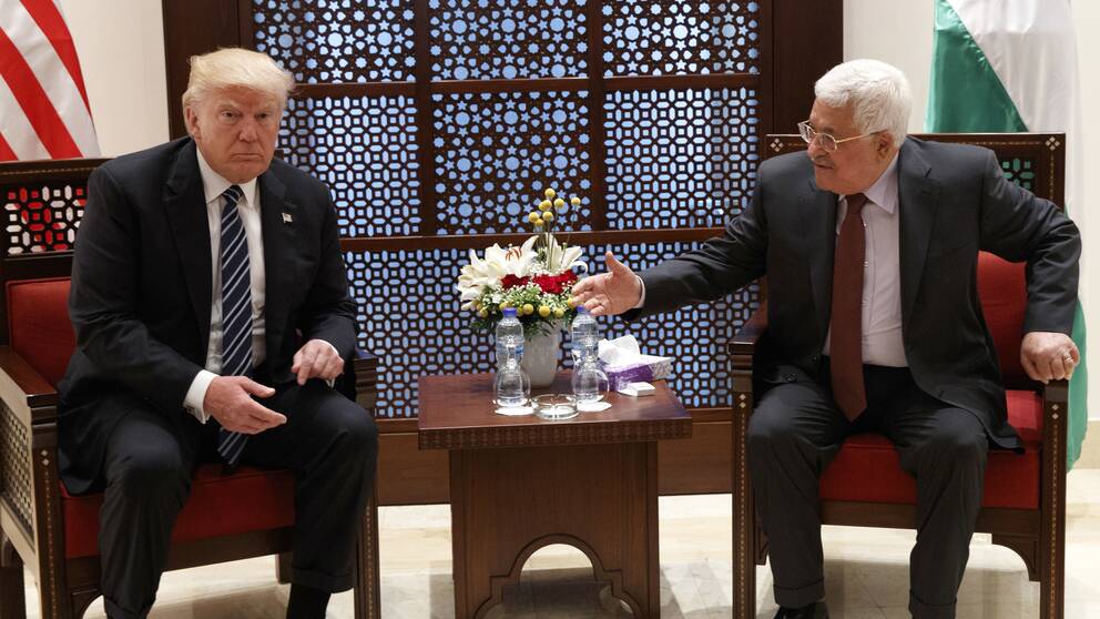 USA:s president Donald Trump och palestinernas president Mahmoud Abbas vid ett möte i Israel förra året. 