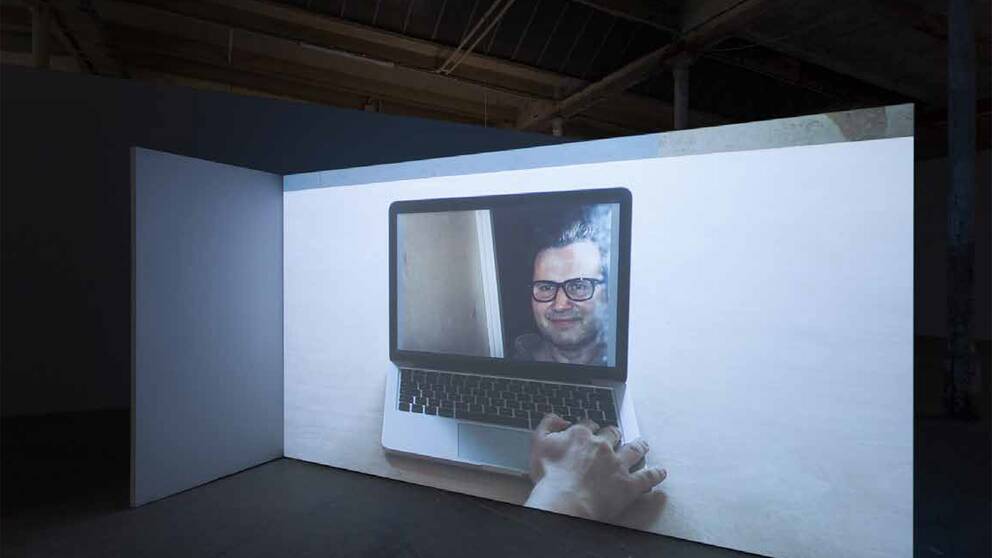 Jakub Simciks videokonst har ställts ut i Leipzigs gamla bomullsspinneri som nu innehåller mängder av gallerier och startup-företag.