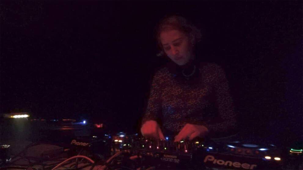 Carlotta Jacobi arbetar som dj på technoklubbar i Leipzig.