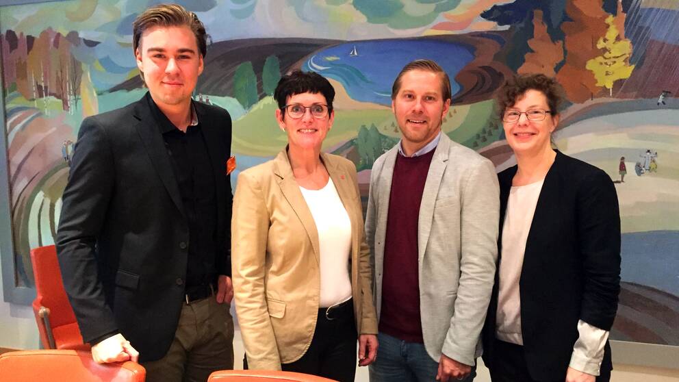 Oskar Svärd (M), Katarina Hansson (S), Andreas Brorsson (S) och Åsa Windahl (M) presenterade på onsdagen partiernas gemensamma politik.