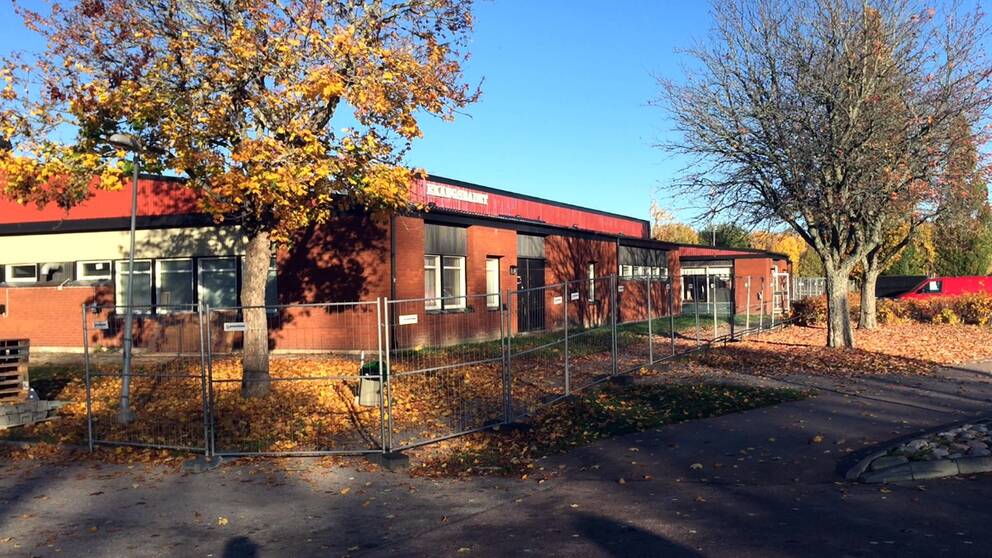 Slutbesiktning av badhuset i Surahammar | SVT Nyheter