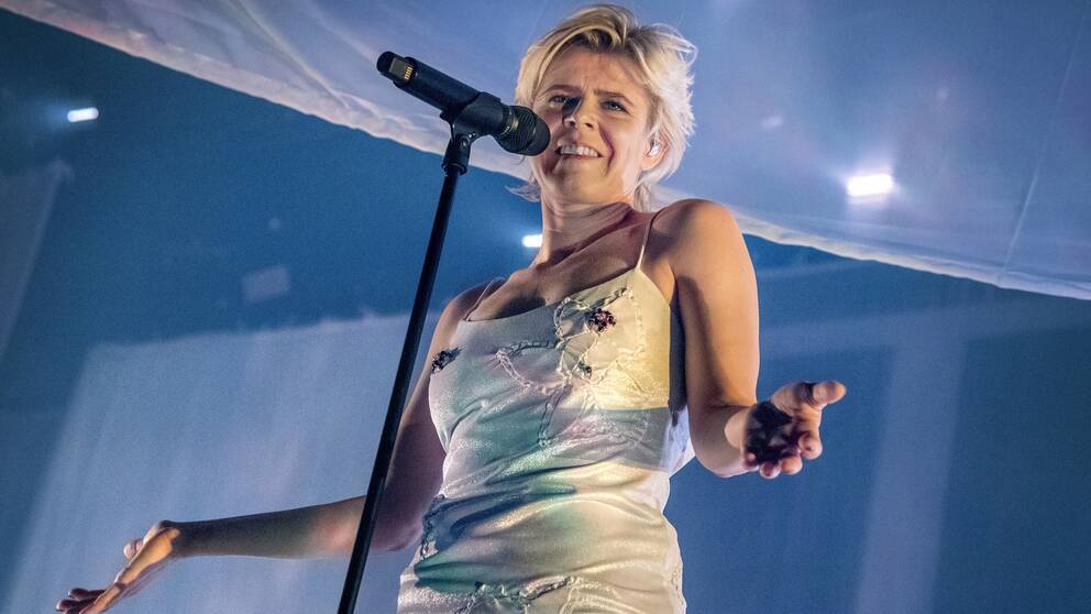 Robyn uppträder på Artipelag i Gustavsberg