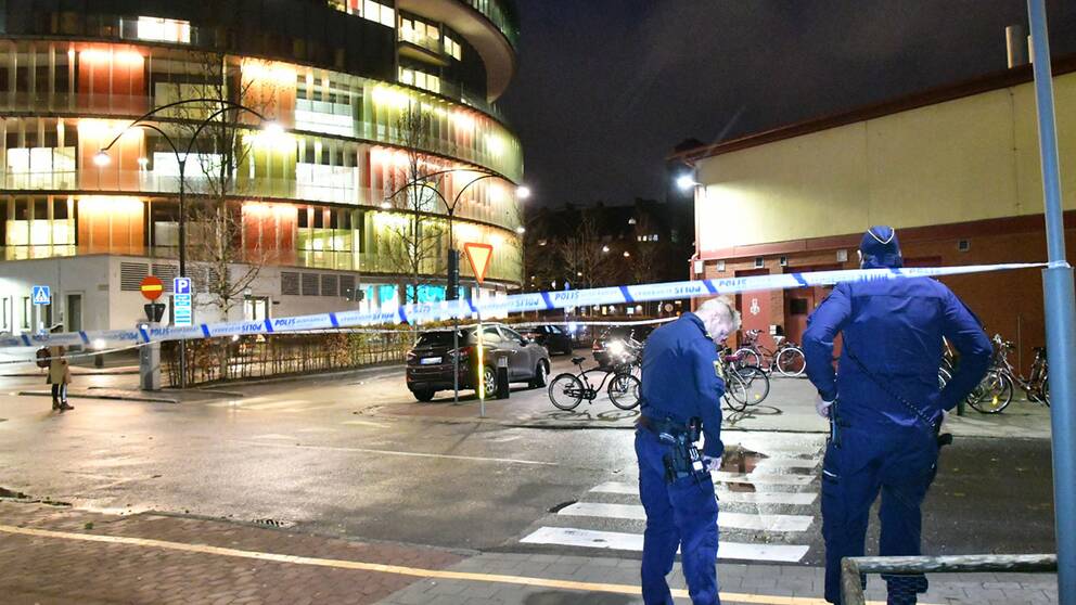 En stor polisinsats pågår vid akutmottagningen på sjukhuset SUS i Malmö efter att någon larmat om skottlossning i samband med ett bråk.