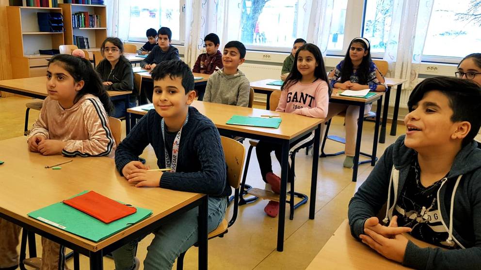 Så jobbar Ronnaskolan med språkutveckling idag | SVT Nyheter