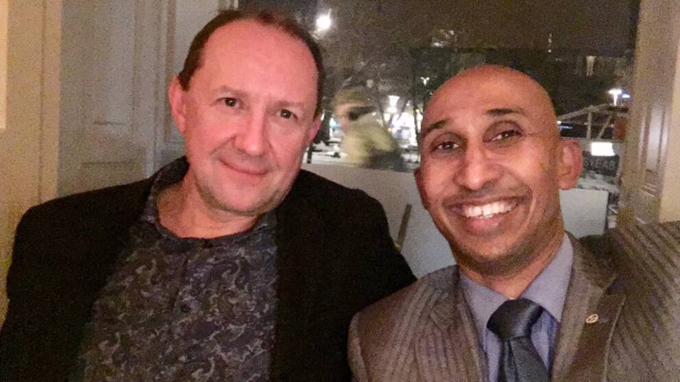 Professor Roman Zubarev på Karolinska institutet har haft samtal om ett framtida samarbete med Kevin Liu och hans affärspartner John Meewella, t höger på bilden.