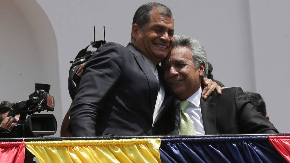 Ecuadors ex-president Rafael Corea och den nuvarande presidenten Lenin Moreno, under valet 2017.