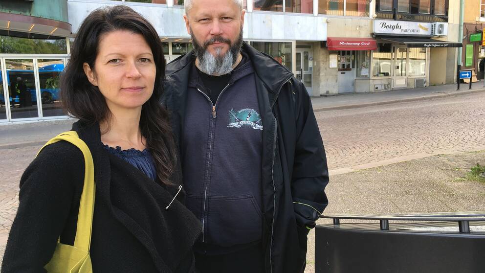Åsa Schytt, samordnare för Borås rent och snyggt, och Mikael Barsk, entreprenadingenjör på Borås stad.
