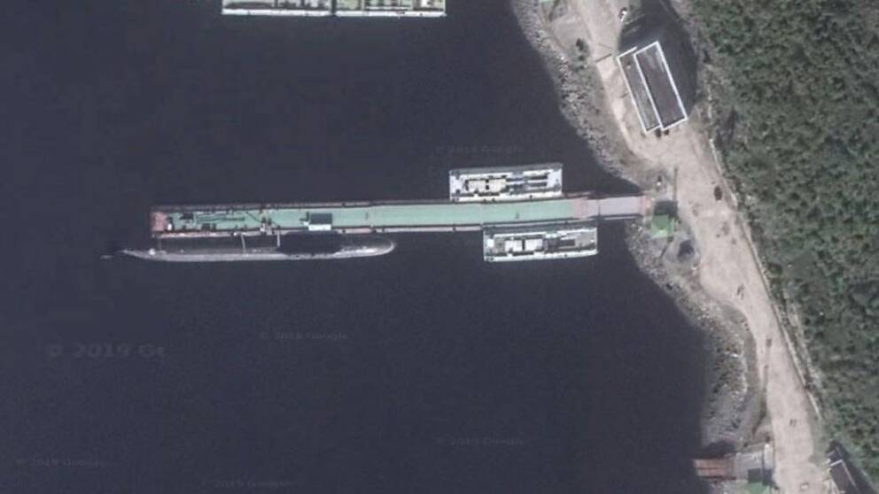 En Yasen-klass atomubåt förtöjd i den ryska marinbasen Zapanya Litsa nära Norges gräns.   
