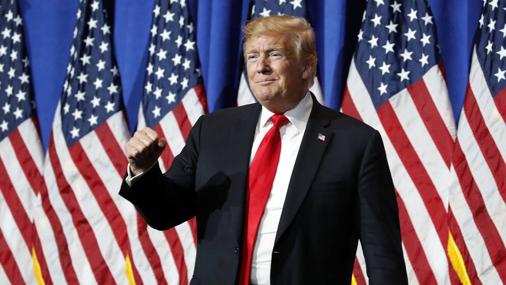 Den senaste tiden har Donald Trump gjort helomvändningar i flera viktiga frågor.