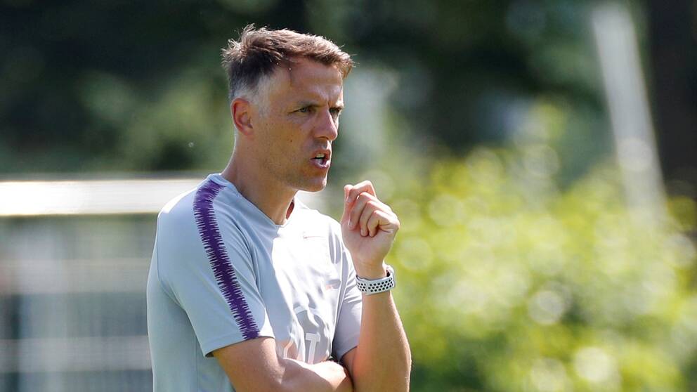 Phil Neville lämnar Englands damlandslag | SVT Sport