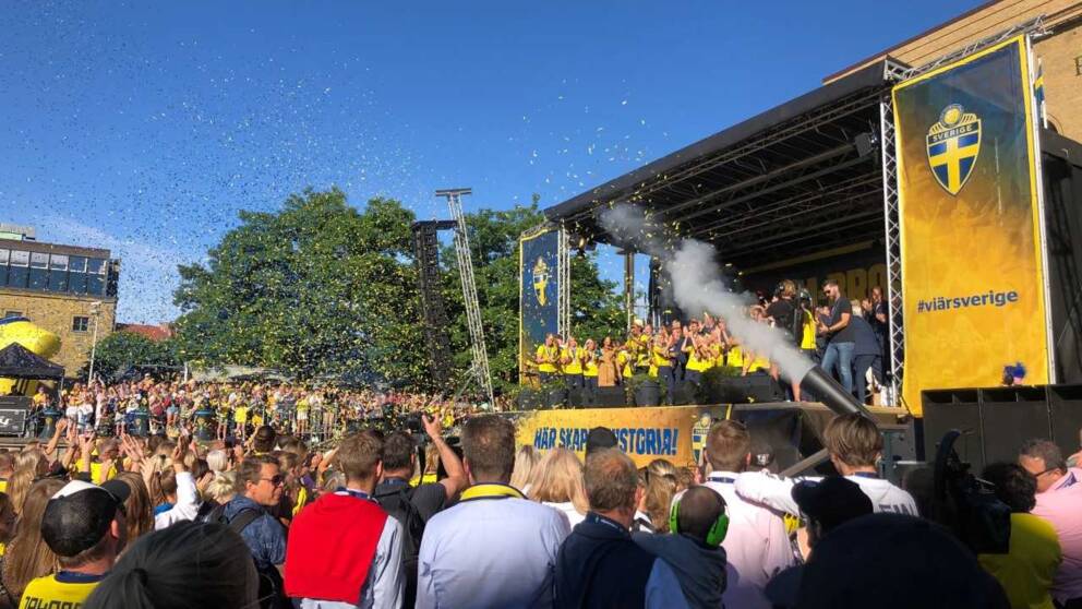 Konfettin sprutade vid firandet i Göteborg.