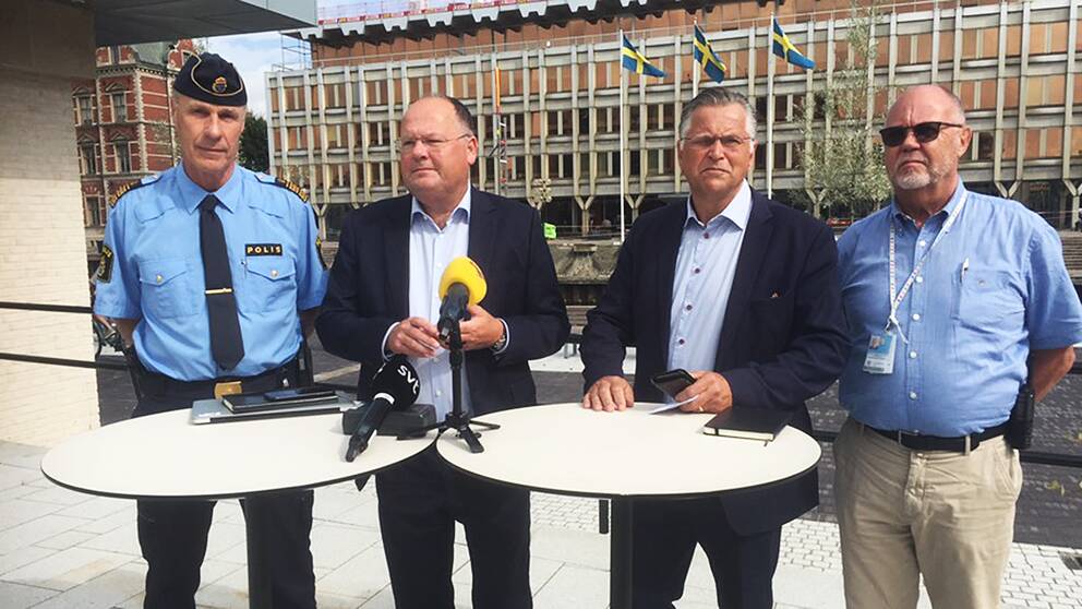 Polis och politiker höll presskonferens efter sprängdådet mot stadshuset i Landskrona.