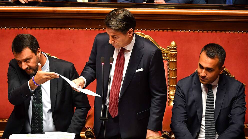 Premiärminister Giuseppe Conte talar inför senaten